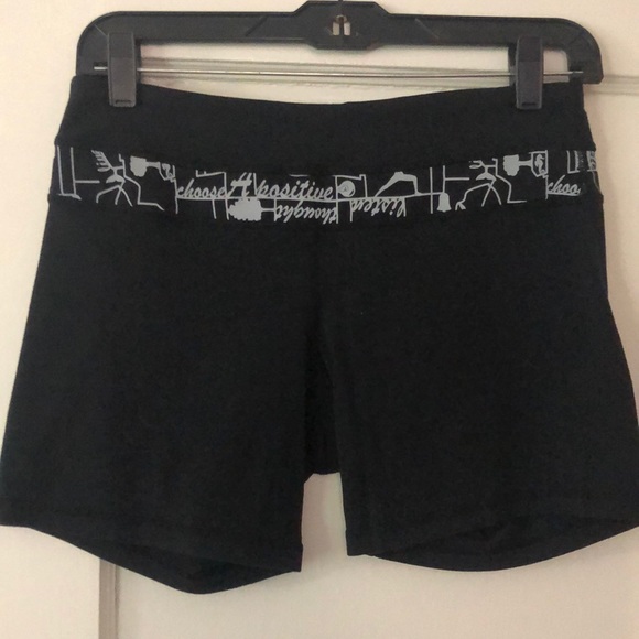 Lululemon bike shorts - size 6 - Picture 1 of 2